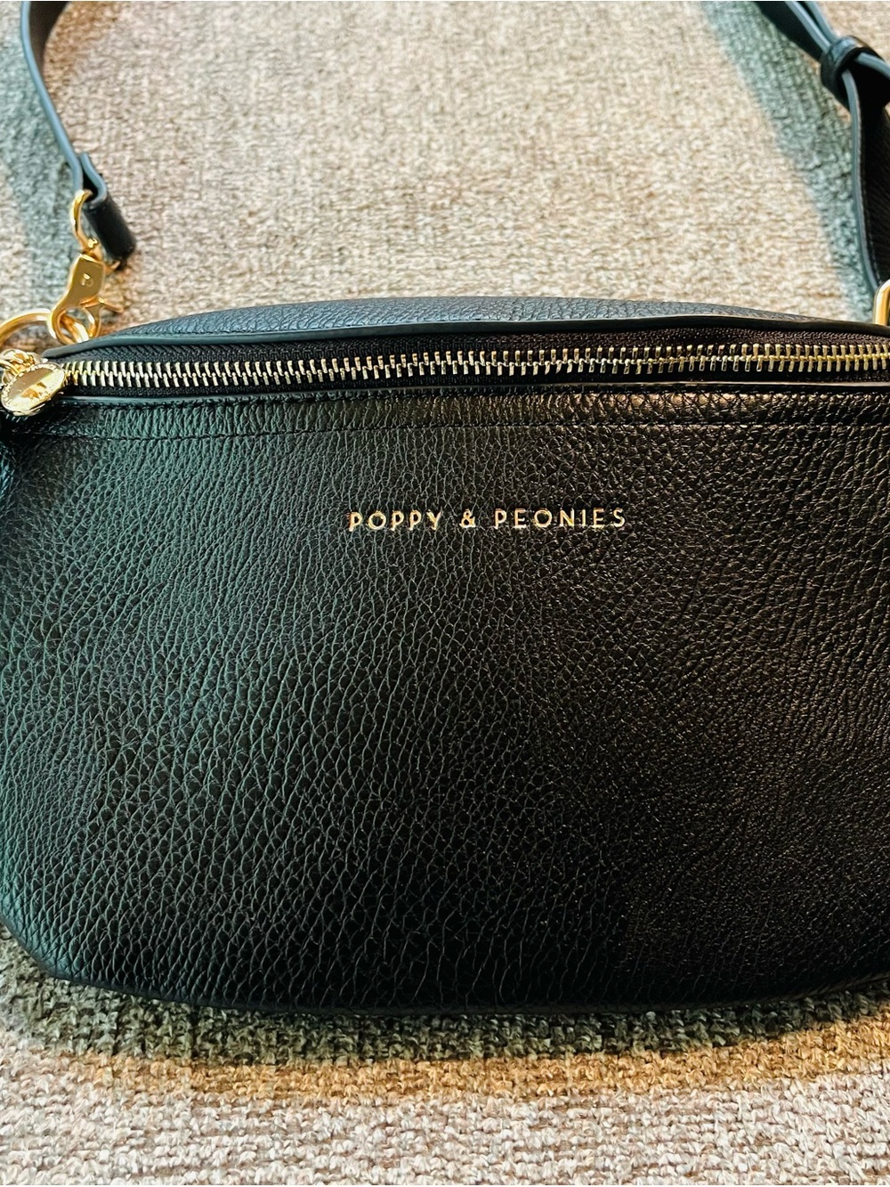 Poppy & Peonies the SIDEKICK Belt Bag and Crossbody in Black - Picture 4 of 7